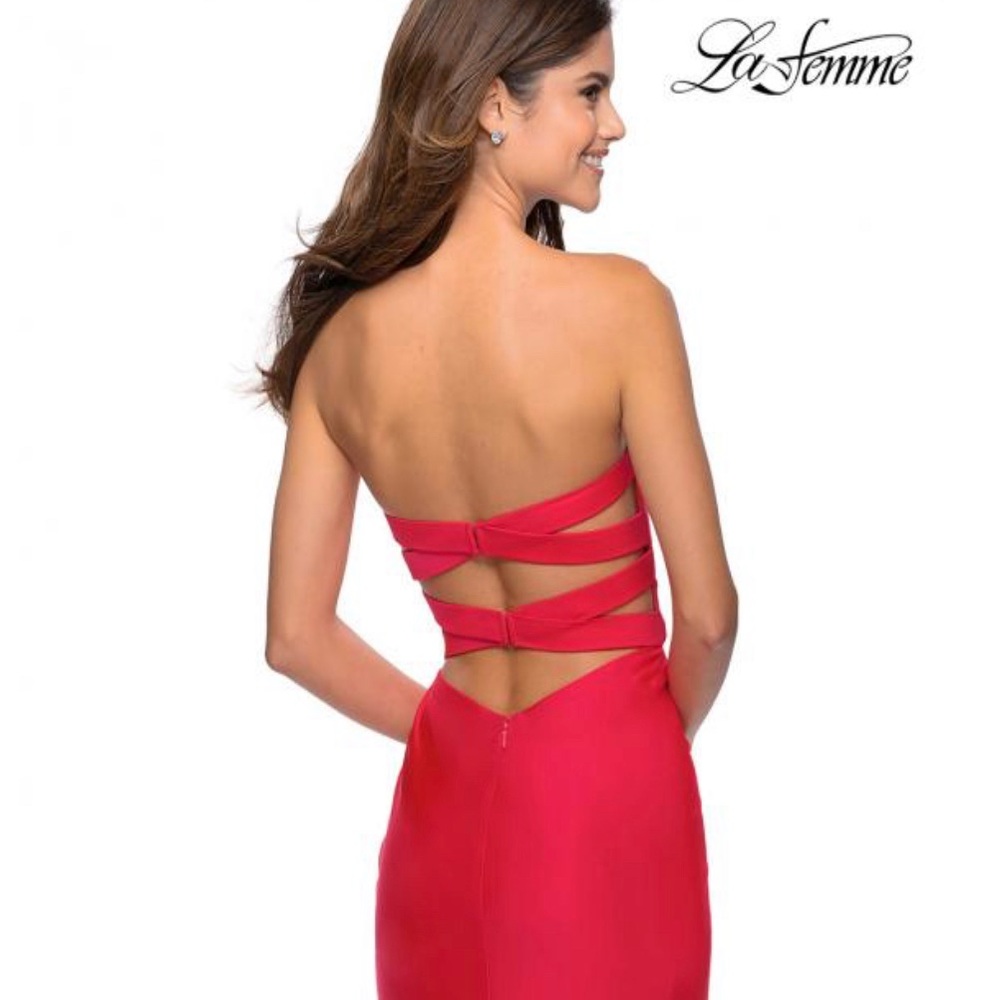 LA FEMME Red Strapless Open Back Formal Dress